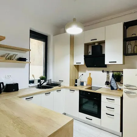 Pineapple/lovely Studio With Patio *